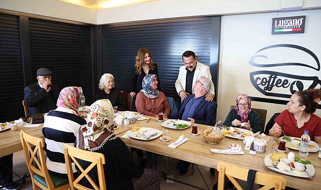 Alzheimer hastaları sosyalleşiyor