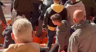 Amatör maçta tribünde kavga çıktı