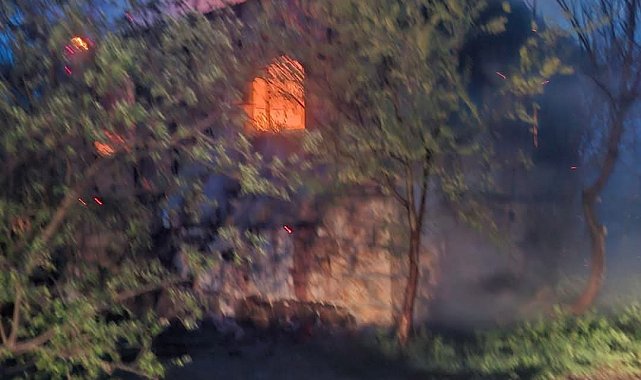 Ankara'da ahşap evde yangın