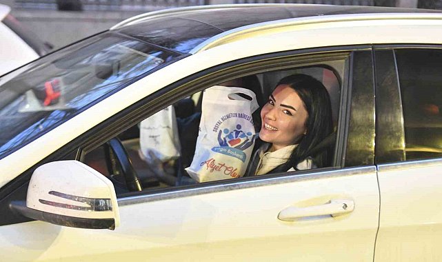 Ankara'da iftara yetişemeyen vatandaşlara motokuryelerle kumanya dağıtıldı