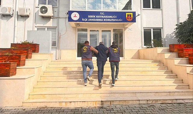 Antalya'da 212 aranan şahıs yakalandı