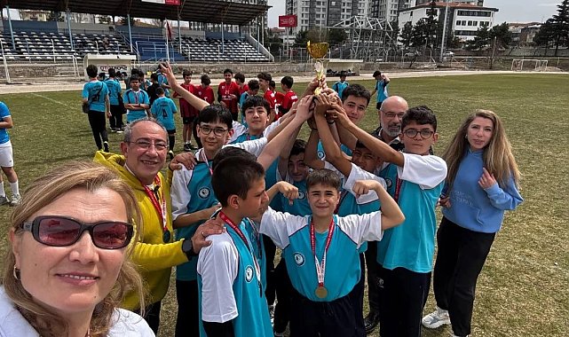 Atatürk Ortaokulu Ragbi Takımları İl Şampiyonasında başarı elde etti