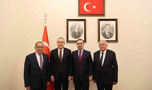 Aydın Ticaret Borsası heyeti Sanayi ve Teknoloji Bakanı Kacır'la görüştü
