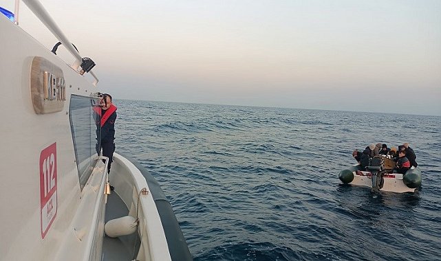 Ayvalık'ta Sahil Güvenlik 18 düzensiz göçmen yakaladı