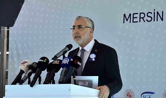 Bakan Işıkhan: "Herkese birinci sınıf sağlık hizmeti sunan tek ülkeyiz"