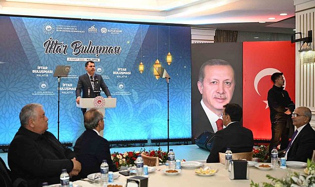 Bakan Kurum: "Muhalefet deprem bölgesini siyasi malzeme yapıyor, buna izin vermeyeceğiz"