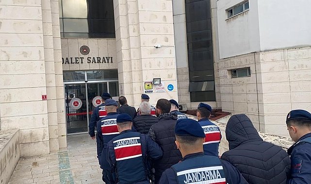 Balıkesir'de 16 düzensiz göçmen yakalandı