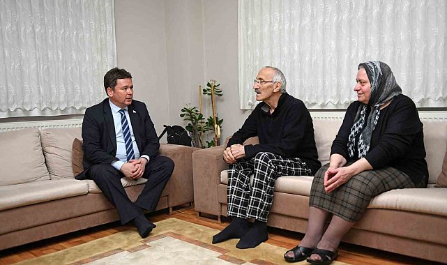 Başkan Aydın'dan iftar sonrası ev ziyaretleri