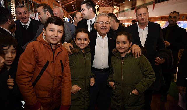 Başkan Büyükkılıç, Ramazan etkinliklerinde Kayserililerle bir araya geldi