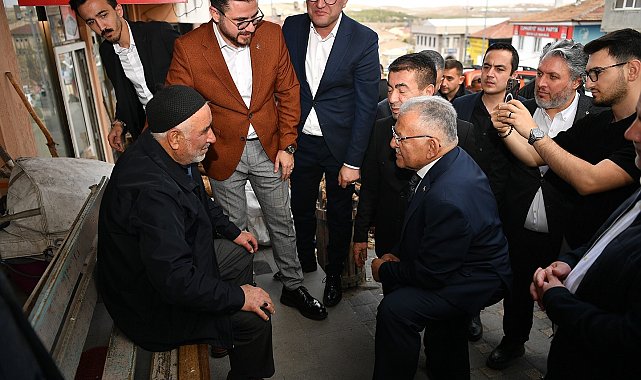 Başkan Büyükkılıç'tan Bünyanlı çiftçilere tohum dikme makinesi desteği