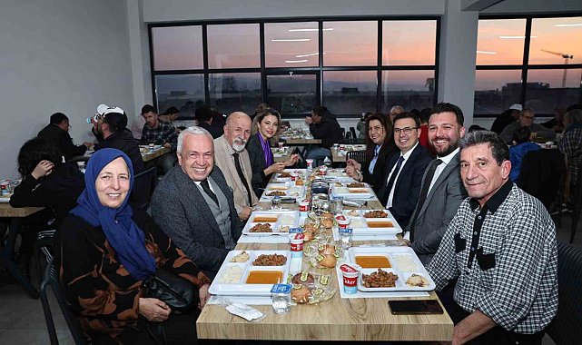 Başkan Şadi Özdemir aşevinde vatandaşlarla iftar yaptı