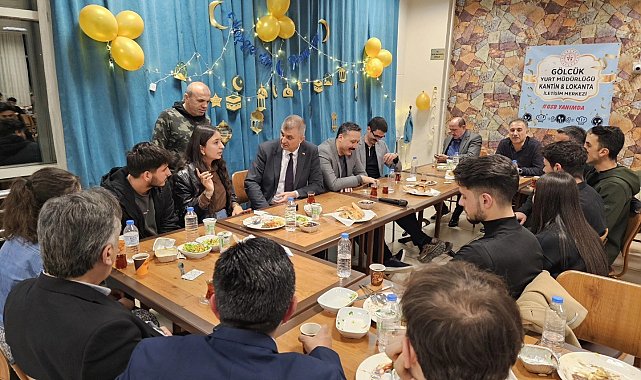 Başkan Sezer, üniversite öğrencileriyle iftarda buluştu