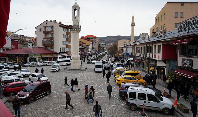 Bayburt'ta bayram yoğunluğu tatilcilerin de akınıyla iki katına çıktı