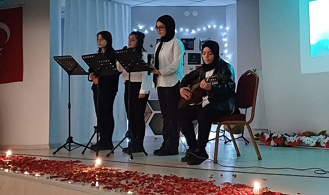 Bayburtlu öğrencilerden şiir programı