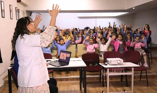 Bayraklı Belediyesinden çocuklara hijyen eğitimi