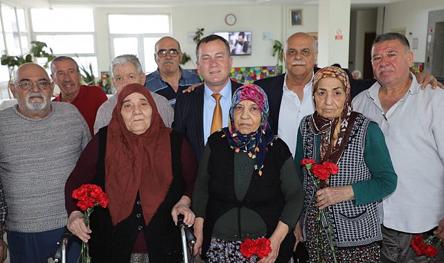 Belediye Başkanı Doğan, Huzurevi sakinleriyle bayramlaştı
