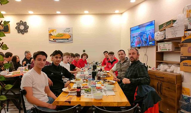 Bilecik Mesleki ve Teknik Anadolu Lisesi Atletizm Takımı 7'nci kez şampiyon