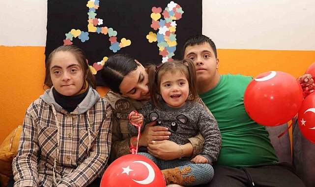 Bingöl'de jandarma Down Sendromlu çocukları unutmadı