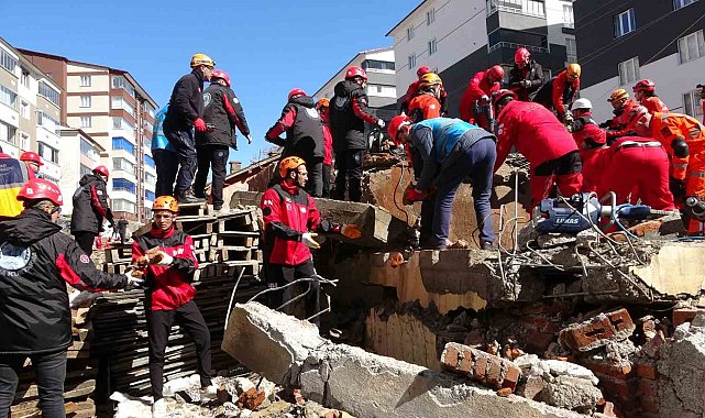 Bitlis'te 438 kişinin katılımıyla deprem tatbikatı yapıldı