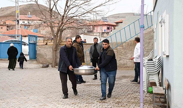 Bu köyde 5 yıldır tek iftar sofrası kuruluyor