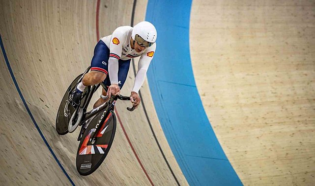 Büyük Britanyalı bisikletçi, dünya rekoru kırdı