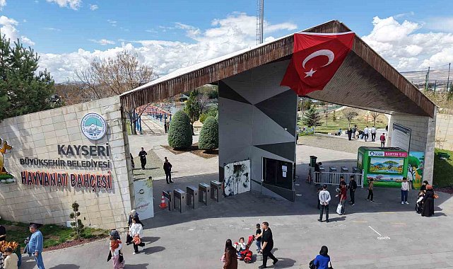 Büyükşehir'in hayvanat bahçesine Ramazan Bayramı'nda yoğun ilgi
