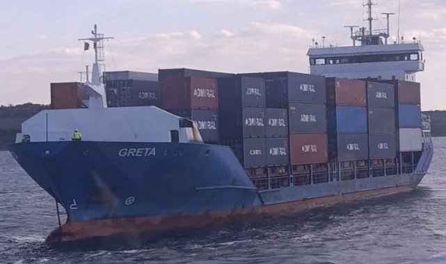 Çanakkale Boğazı'nda makine arızası yapan konteyner gemisi Karanlık Liman'a demirletildi