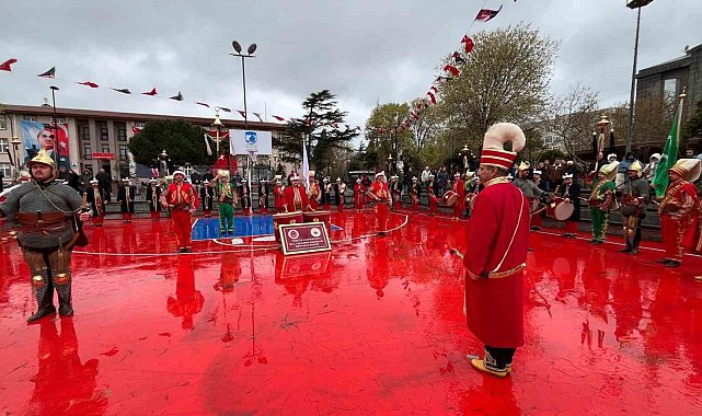 Çanakkale Deniz Zaferi'nin 110. yıl dönümü kutlamalarında mehteran gösterisi