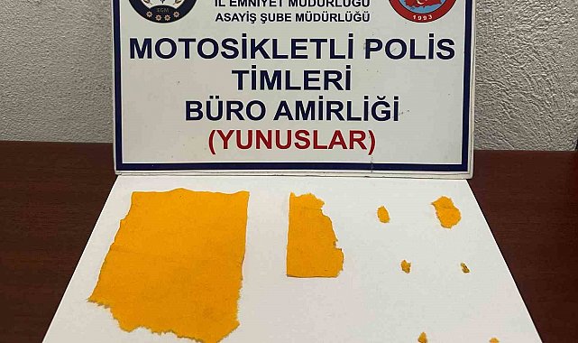 Cep telefonu kılıfından kağıda emdirilmiş uyuşturucu çıktı