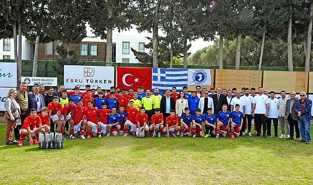 Çeşme'de maç bitmedi ama dostluk kazandı