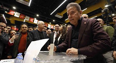 CHP Antalya'da Cumhurbaşkanı adayını belirlemek için oy verme işlemi devam ediyor