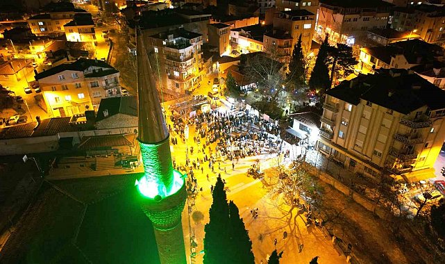 Çocuklar Ramazan'ın manevi atmosferini teravih namazında yaşadı