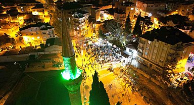 Çocuklar Ramazan'ın manevi atmosferini teravih namazında yaşadı