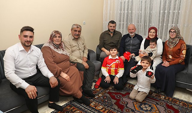 Çolakbayrakdar çifti, glütensiz iftar sofrasında oruç açtı