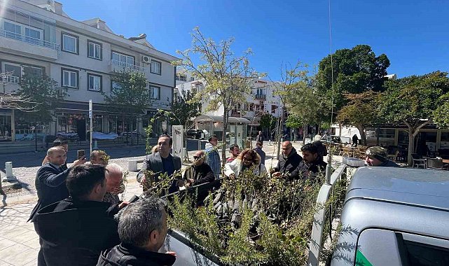 Datça'da bin adet fidan dağıtıldı