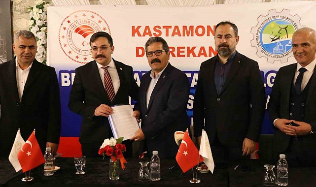 Devrekani Tarıma Dayalı İhtisas Besi Organize Sanayi Bölgesi için yatırımcılarla parsel tahsis sözleşmesi imzalandı