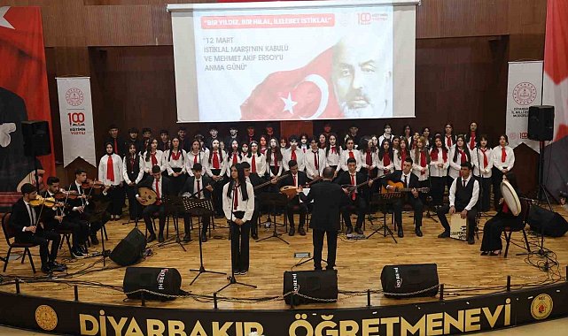 Diyarbakır'da İstiklal Marşı'nın Kabulü ve Mehmet Akif Ersoy'u Anma Günü coşkusu