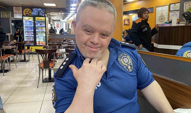 Down sendromlu 'komiser' mahallede ilgi odağı