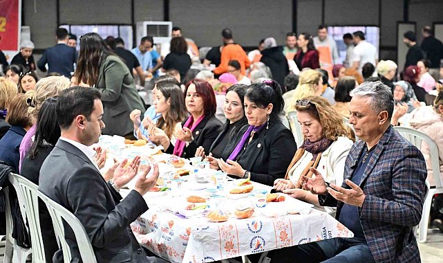 Dünya Kadınlar Günü'nde kadınlar aynı sofrada buluştu