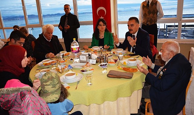 Edremit Kaymakamlığı'ndan şehit aileleri ve gaziler onuruna iftar