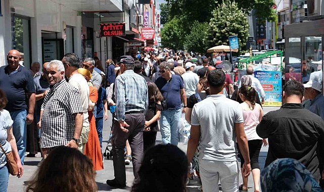 Erzincan'da bayram yoğunluğu tatilcilerin de akınıyla iki katına çıktı