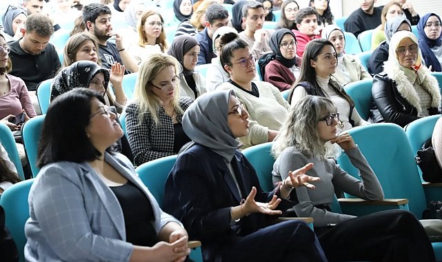 Erzincan'da "Orada Dur!" adlı panel düzenlendi