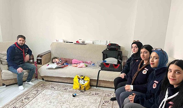 Erzurumlu izcilerden Esmanur'a destek