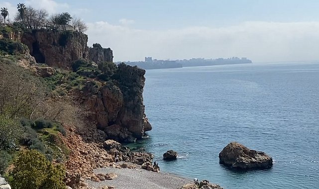 Falezlerden atlamak için ölümü göze aldı