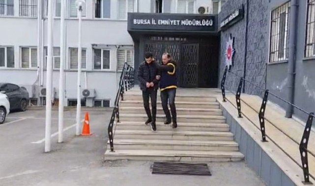 Firari hırsız kameraya yakalandı...Hangi kartı denese ret cevabı aldı