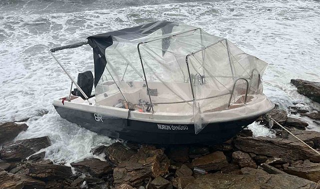 Fırtına Erdek'te limanda bağlı tekneyi Biga'ya sürükledi