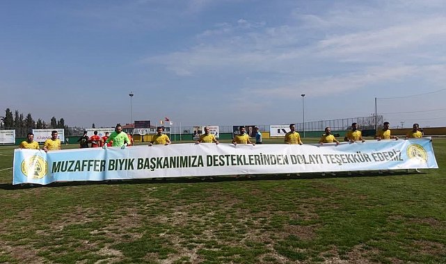 Futbolculardan Başkan Bıyık'a teşekkür pankartı