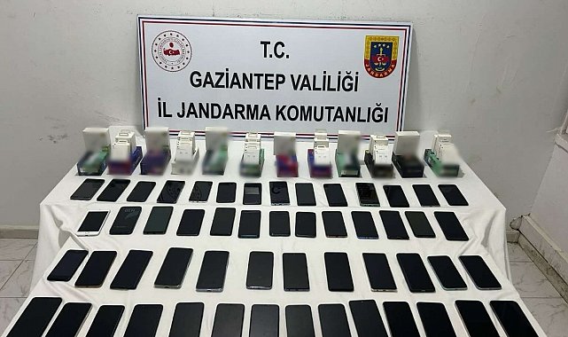 Gaziantep'te 2,7 milyon TL değerinde kaçak telefon ele geçirildi: 2 gözaltı