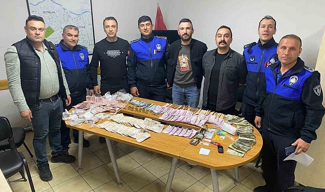 Görme engelli taklidi yapan dilencinin üzerinden 32 bin lira çıktı