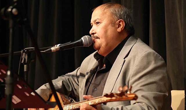 Halk ozanı Hacı Taşan'a vefa gecesi: Oğlu ve torunu eserlerini seslendirdi